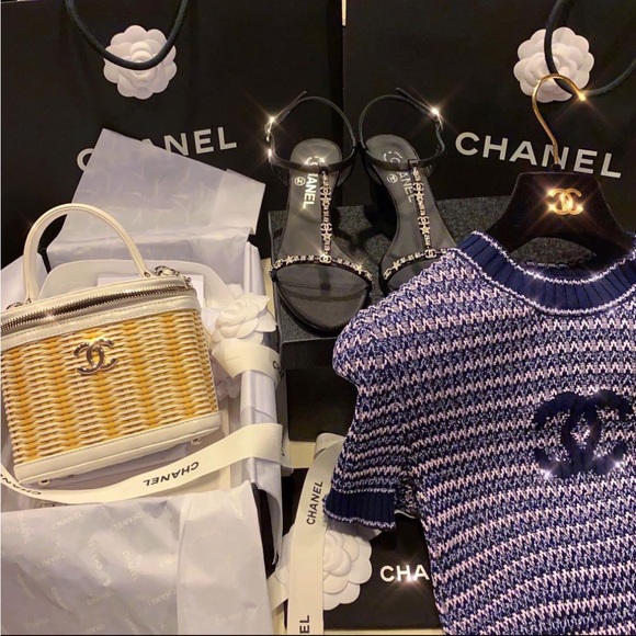 Chanel knit top - Picture 2 of 4